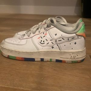 Nike Air Force 1 LV8 GS Doodles Drawing White Size 4.5 boys